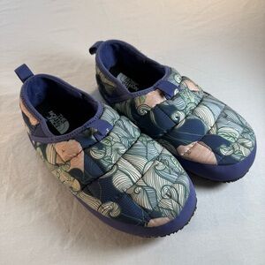 The North Face Women's Blue and Cream Patterned Slippers Women’s Size 6